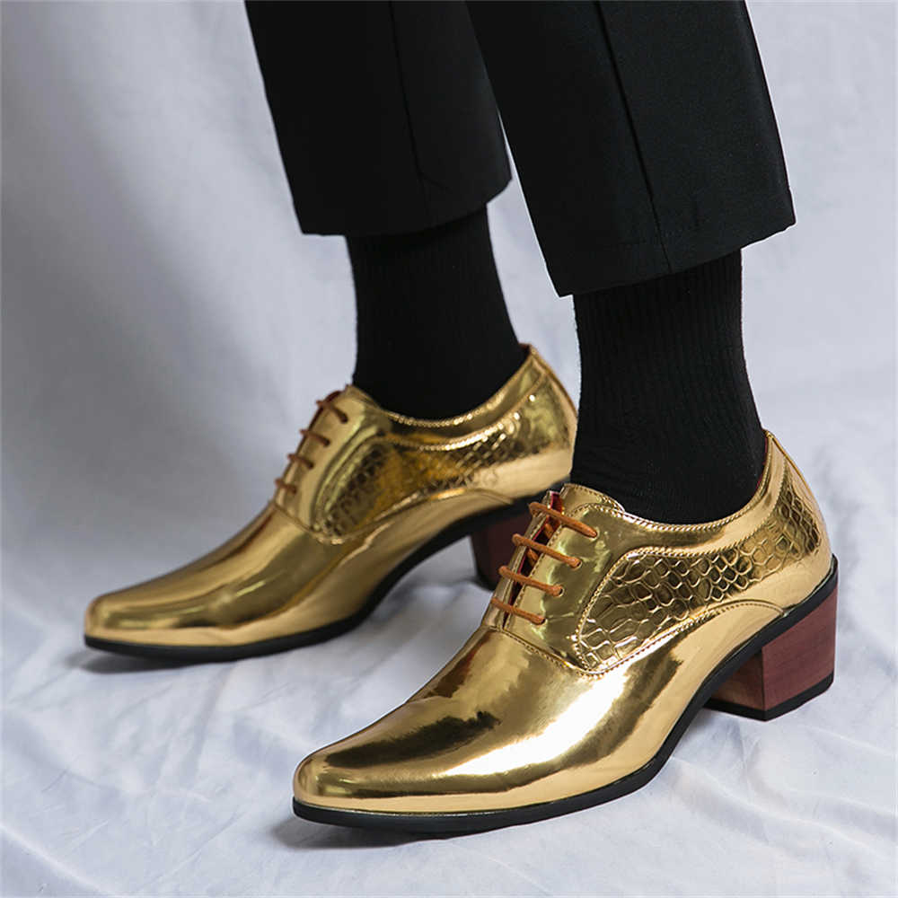 Sneakers - أحذية رياضية بكعب للرجال باللون البني