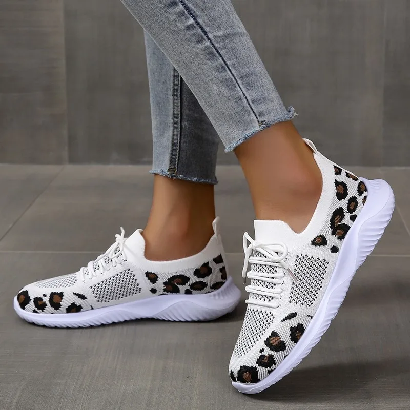 Knit Fabric Lace Up Sneakers - أحذية رياضية نسائية جديدة لصيف هذا