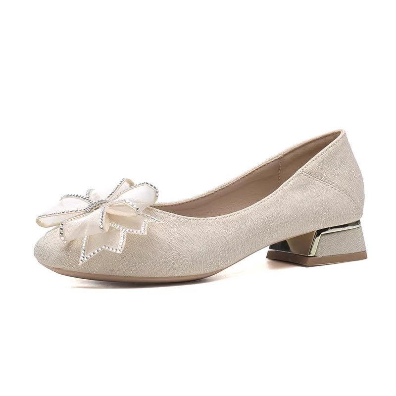 حذاء نسائي لخريف وشتاء 2025 بت - مراجعة Heels وسعره