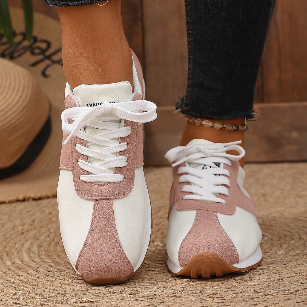 أحذية رياضية نسائية ملونة بتصم - مراجعة Sneakers وسعره
